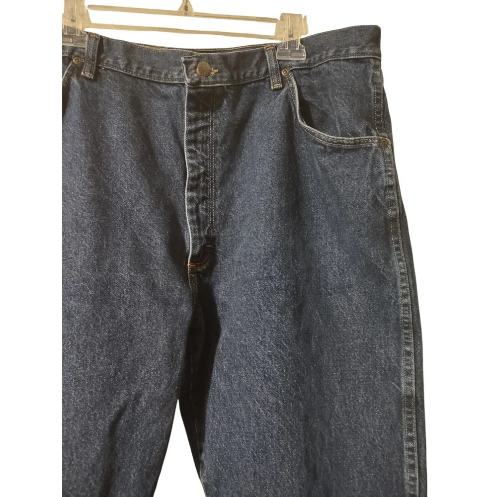 Wrangler Jeans Men's Size 42x30‎ Blue Straight Leg Denim Dark Wash 5 Pocket